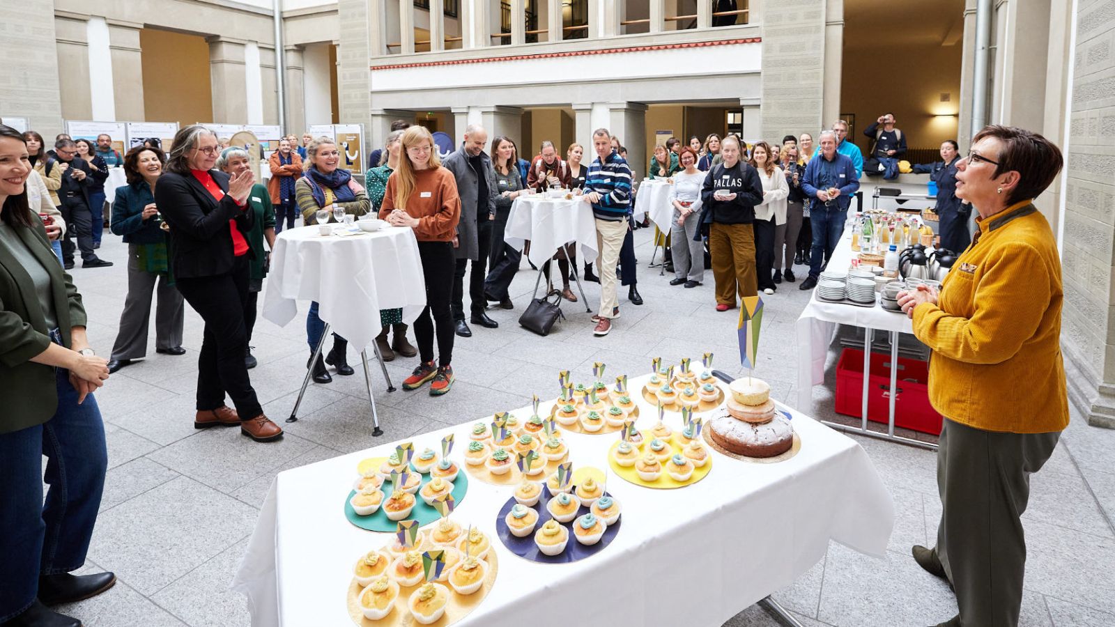 The fifth anniversary of the School for Transdisciplinary Studies was another cause for celebration. Throughout the day, it became clear how much the STS enriches interdisciplinary teaching at UZH.